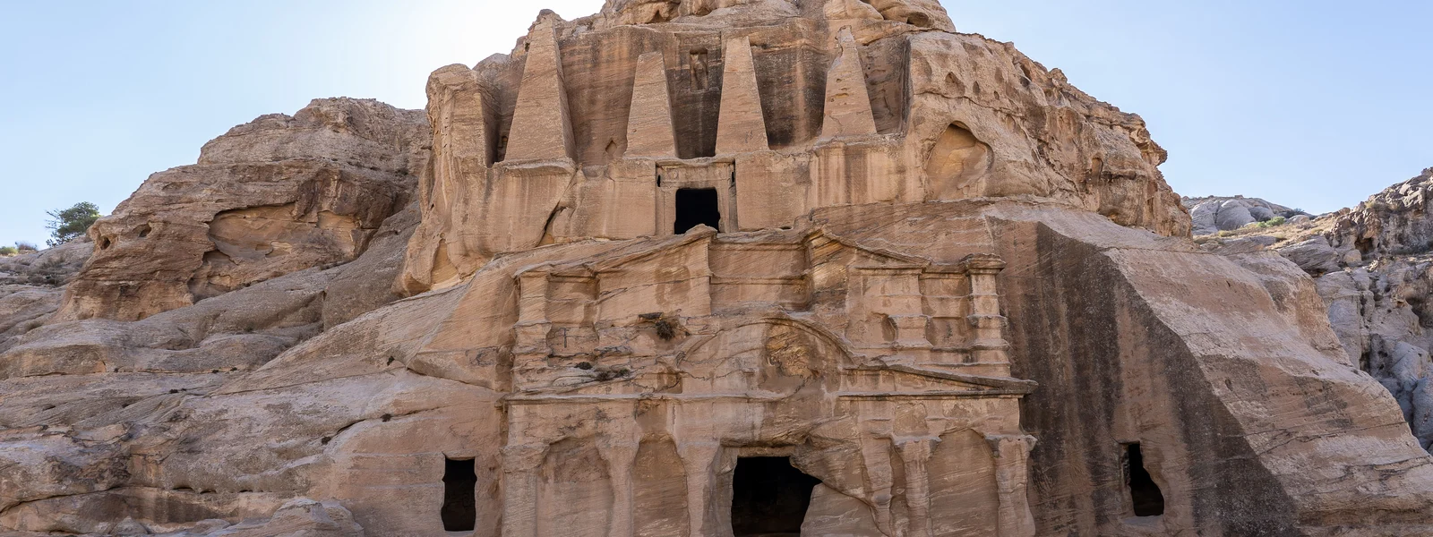 Best Apps for Jordan Travel 2026: The Connected Traveler's Stack