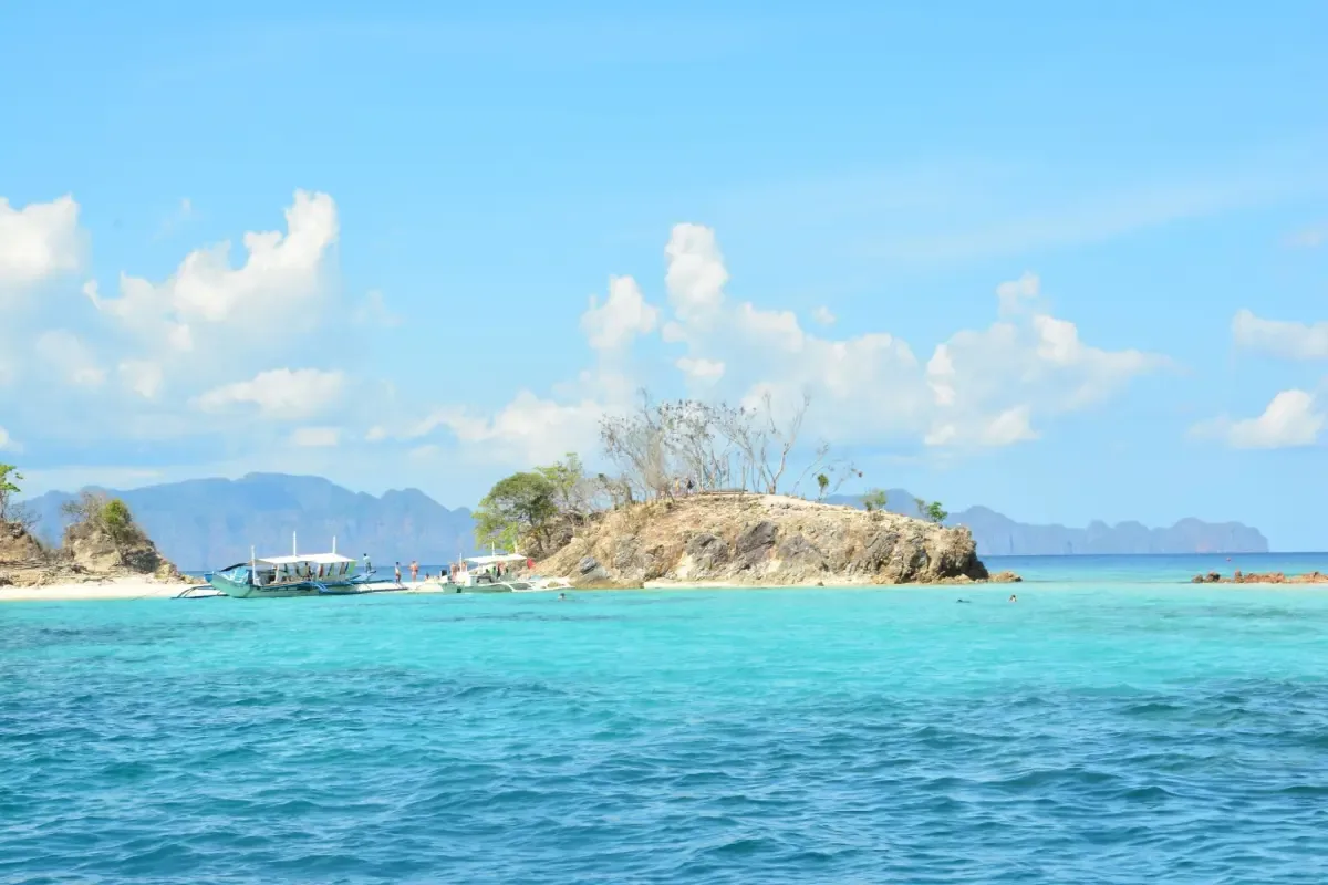 WhatsApp, Messenger & VoIP in the Philippines 2026: What Works and What Does Not